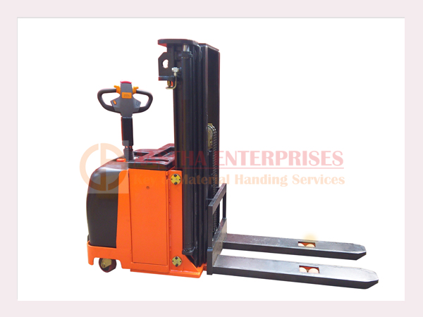 Stacker Rental Service Providers in Pune| Aastha MHE